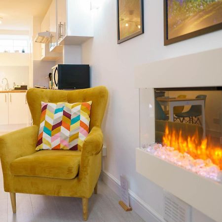 Pass The Keys Modern 2 Bed Flat Overlooking Aberaeron Harbour Exterior foto